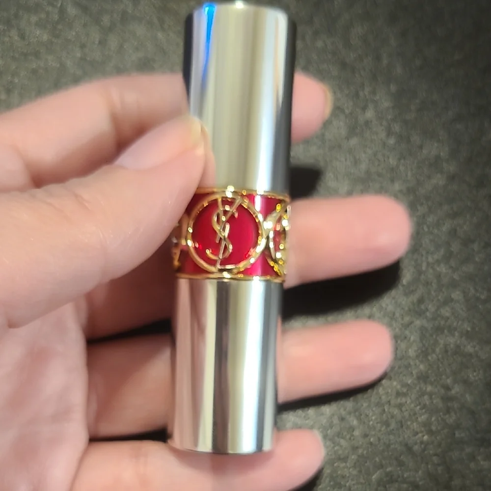 Yves Saint Laurent indulge glossy